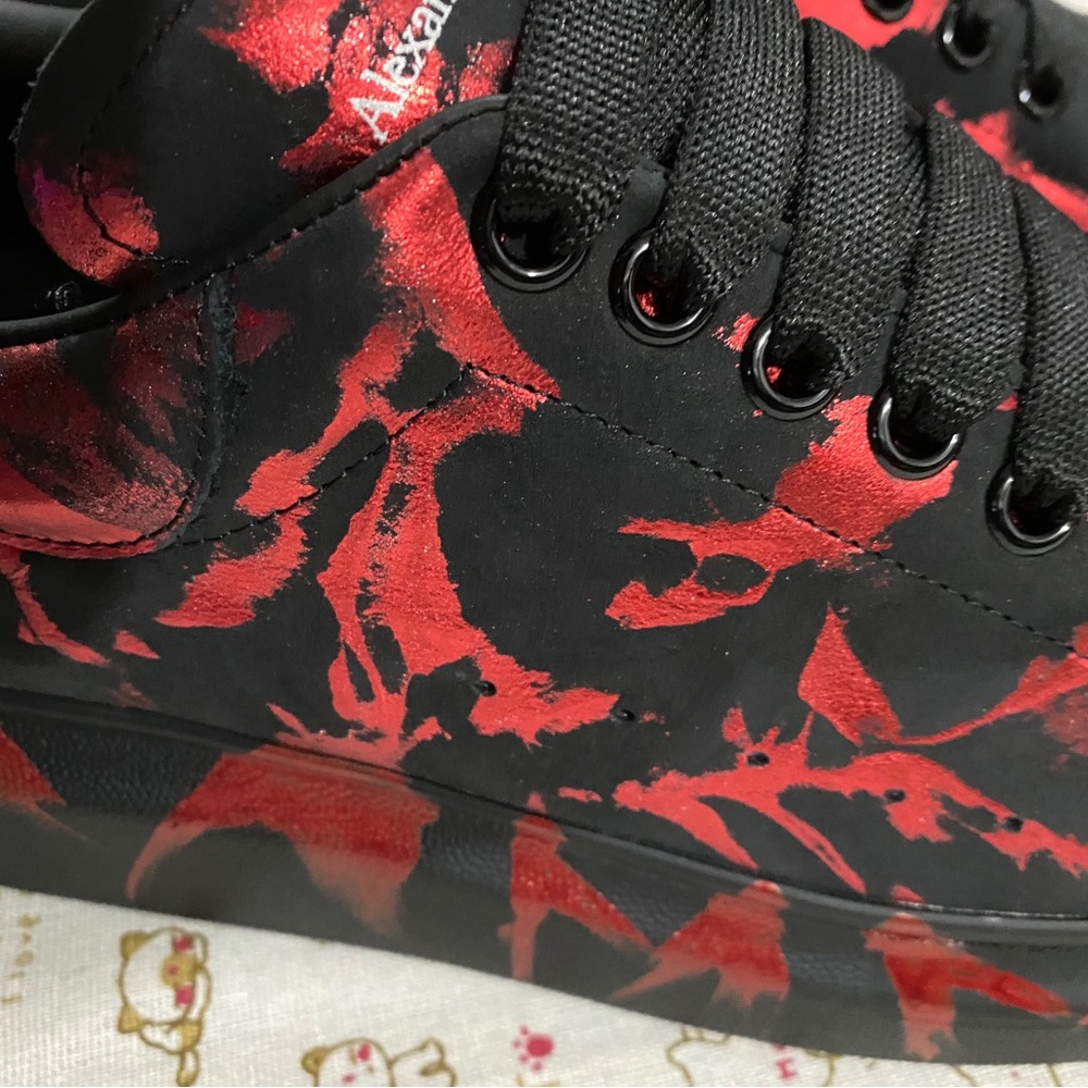 Alexander McQueen Black & Red Leather Low-Top Sneakers - Picture 7 of 9